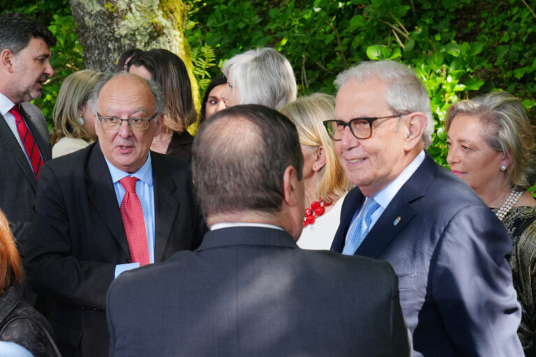 Touriño, Laxe y Leiceaga, entre el centenar de hombres que firman el manifiesto crítico la gestión del caso Tomé