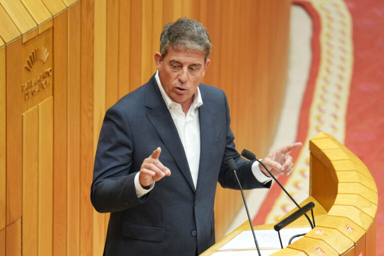 Besteiro (PSdeG) dice que «el acoso y la denuncia no tienen el carné de un solo partido» y reivindica «contundencia»