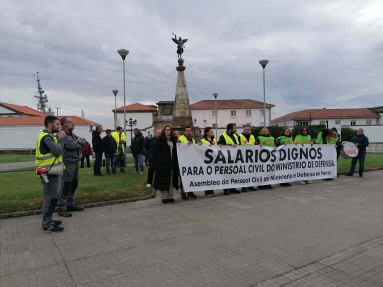 El personal civil de Defensa se moviliza en Galicia para exigir una subida salarial equiparable a la militar