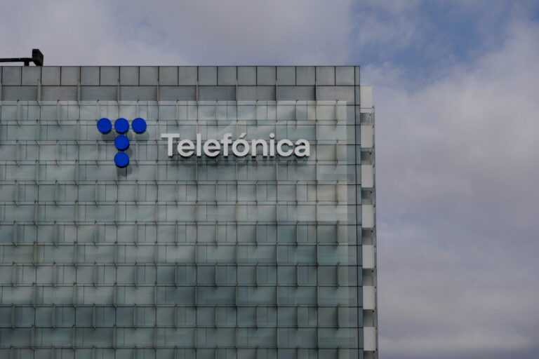 Telefónica reduce la afectación mínima del ERE hasta 4.554 salidas y ultima el acuerdo con los sindicatos
