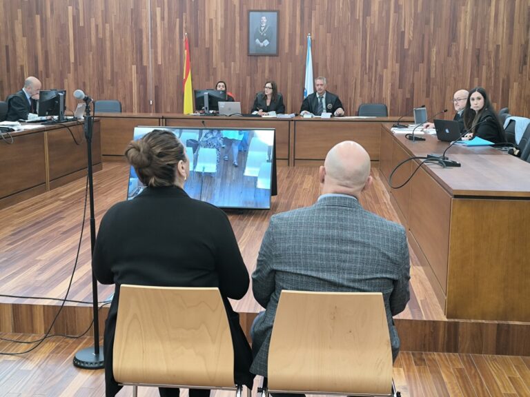 TSXG absuelve a la exconductora de Vitrasa condenada a 15 años por incendiar un bus en Vigo y rebaja la pena a su pareja