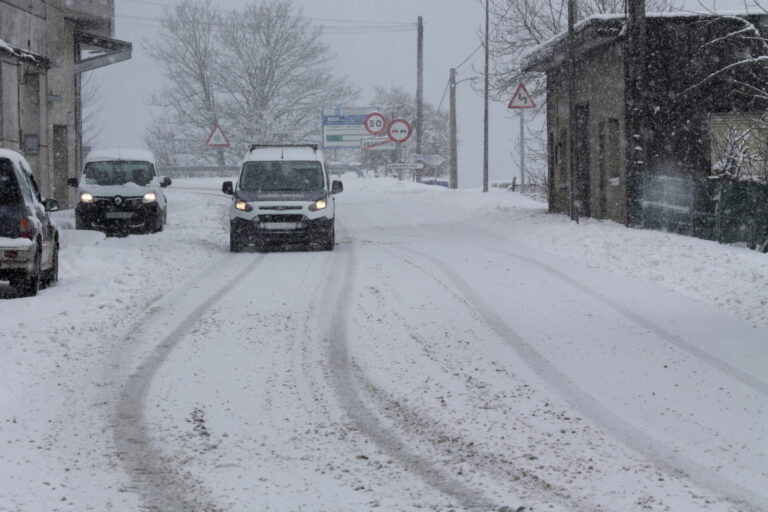 La cuota de nieve baja este domingo hasta los 600 metros en Galicia, con la montaña de Lugo y Ourense en aviso amarillo