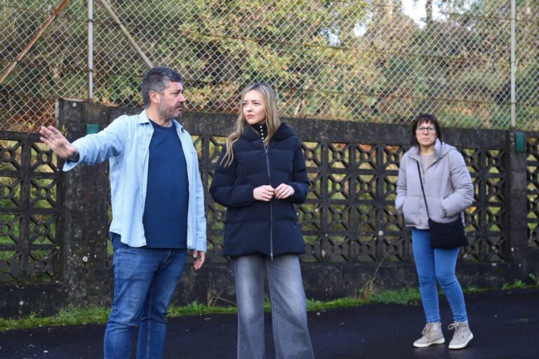 La Xunta visita en Outes la parcela propuesta para crear un centro residencial para personas con discapacidad