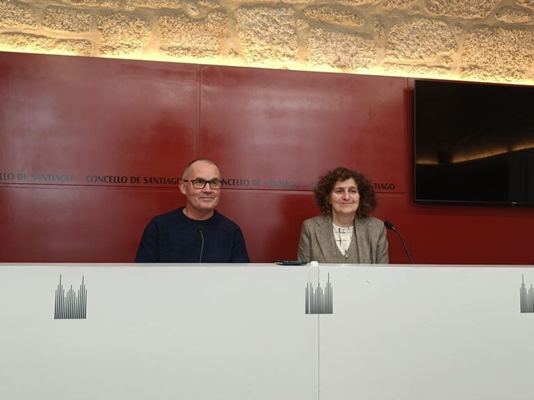 Raxoi aprueba el expediente de licitación del contrato de transporte: Nueva flota, renovación de la app y mayor tarifa