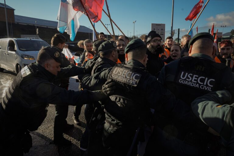 Tensión en la protesta de empleados de Amazon en O Porriño en un día de huelga para denunciar condiciones «indignas»