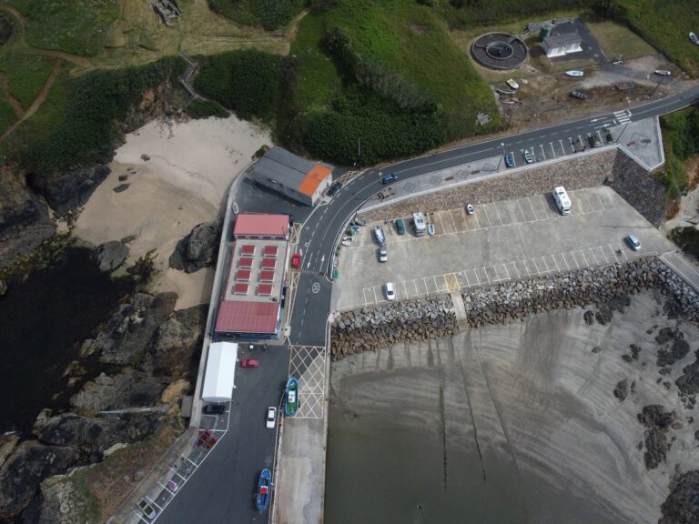 La Consellería do Mar autoriza el uso del edificio portuario de Espasante (A Coruña) para restaurante