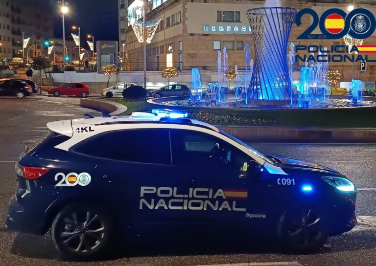Detenido en Vigo un hombre tras intentar cobrar un pagaré falsificado de 6.000 euros en un cajero de Madrid