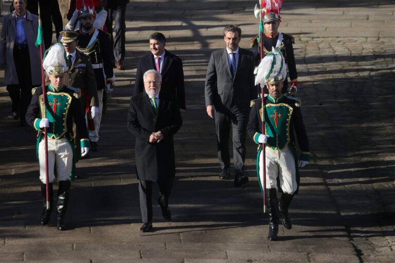 Santalices invita al Papa León XIV a visitar Santiago y recuerda a los gallegos afectados por la oleada de incendios