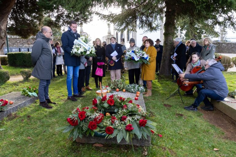 Un acto en Santiago honra a Díaz Pardo y Valle-Inclán, referentes «irrepetibles» para Galicia