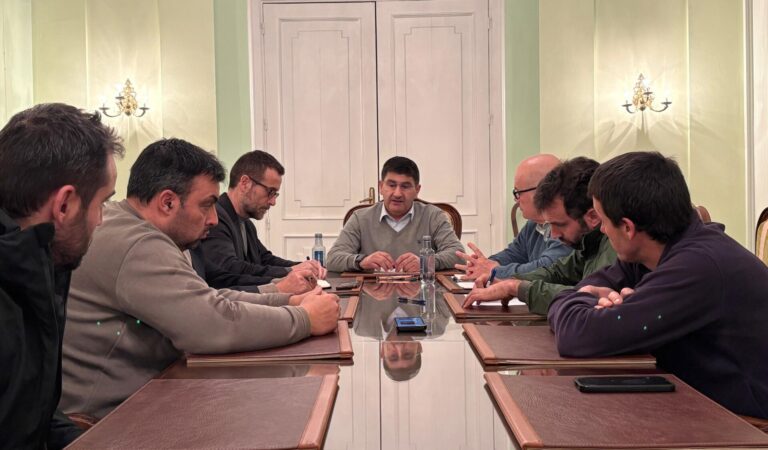 El Gobierno traslada su «compromiso» con los ganaderos gallegos e informará «periódicamente» de avances con Mercosur