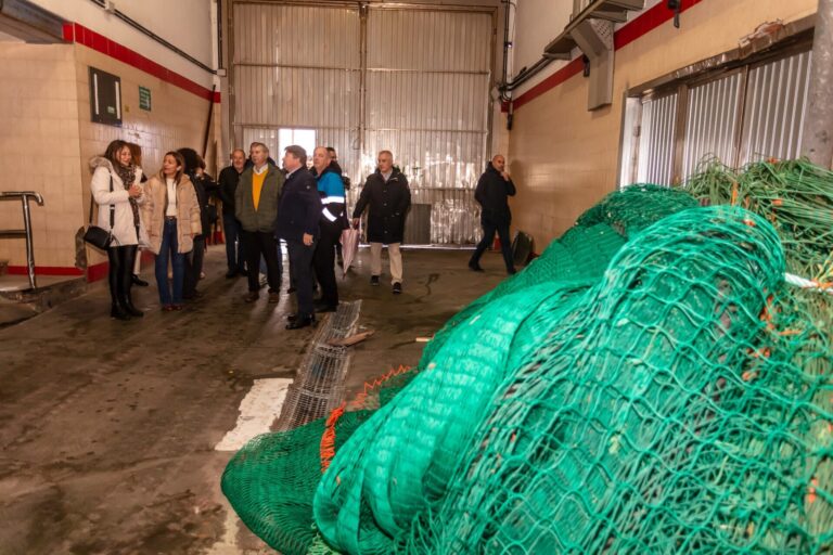 Pesca.- La Xunta otorga la concesión para que la antigua lonja de Ribeira (A Coruña) funcione como nueva nave de redes