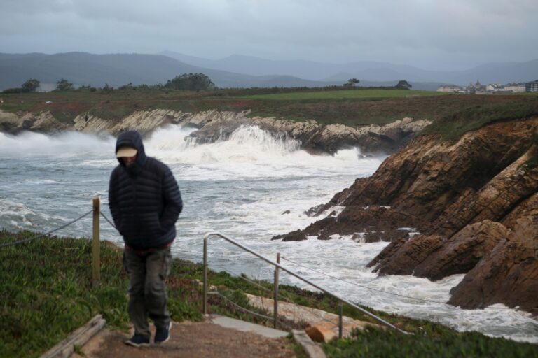 Vientos de casi 120 kilómetros por hora en Muras (Lugo) en una nueva jornada con alertas en Galicia