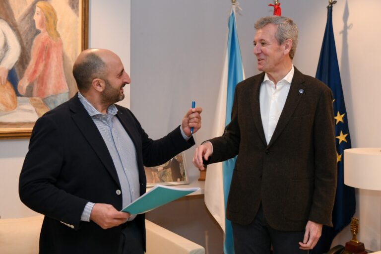 Rueda compromete una inversión de la Xunta de 150.000 euros para la creación del centro de día de Rodeiro (Pontevedra)