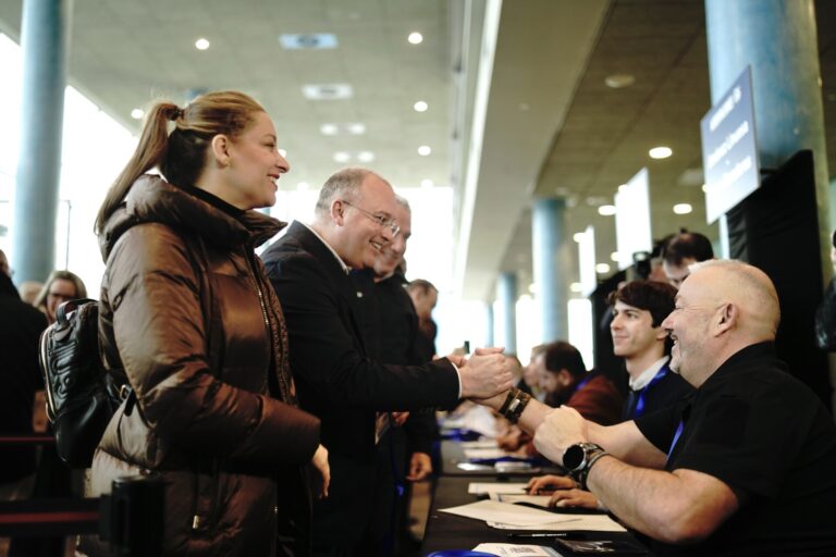 El PP defiende que «con más recursos» y cooperación europea «es posible el control migratorio»