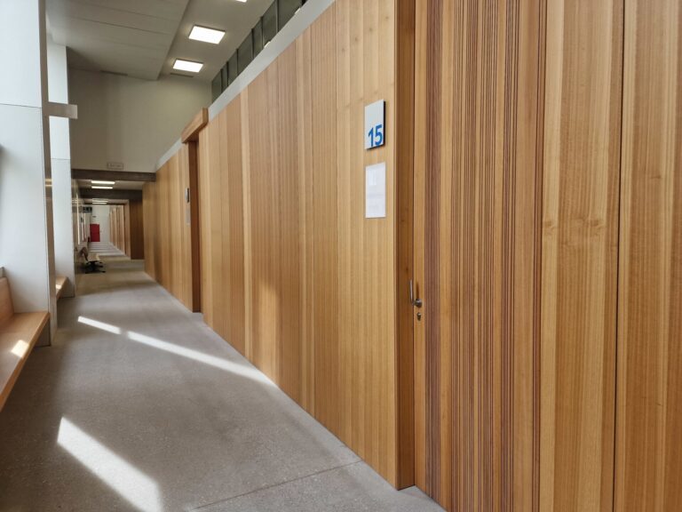 Un acusado de estafar a una persona con falsos alquileres de viviendas en Vigo afronta 6 años de prisión