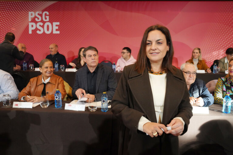 Ferraz ratifica a Carmela López para presidir la Diputación y PP critica el «pacto de la vergüenza» entre PSOE-BNG