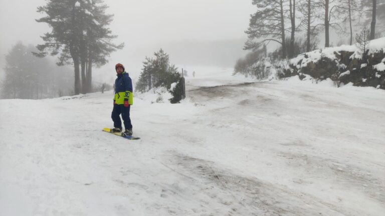 Turismo.- La Estación de Montaña Manzaneda registra 15.000 visitas en el comienzo de la temporada invernal