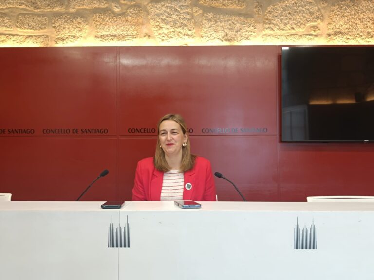 La concejala de Turismo de Santiago llama a «no caer en el catastrofismo» ante la pérdida de pasajeros en el aeropuerto