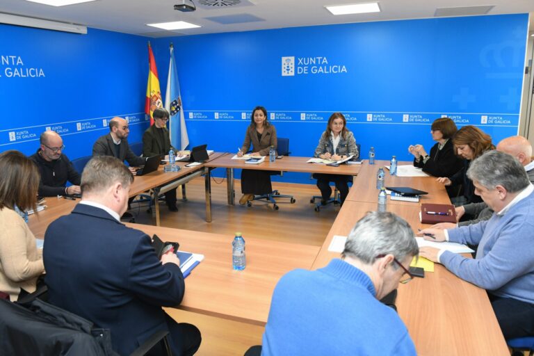 Xunta apoya a la flota en su rechazo a una norma «imposible de cumplir» y que solo «sirve» para poner sanciones