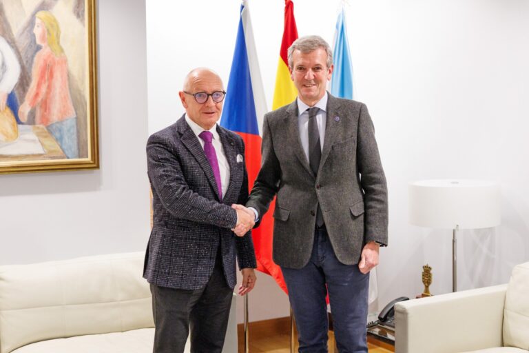 Rueda se reúne con el embajador de la República Checa, país «relevante y estable» para las exportaciones gallegas