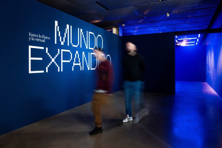 El Museo Gaiás de Santiago recibirá el cuatro de febrero la exposición ‘Mundo expandido. Entre o físico e o virtual’