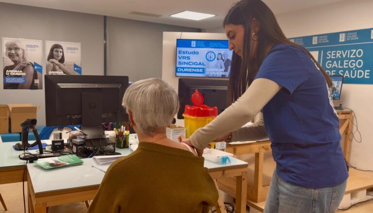 Los hospitales gallegos registran «mucha afluencia» para participar en un estudio sobre la vacuna del virus sincital