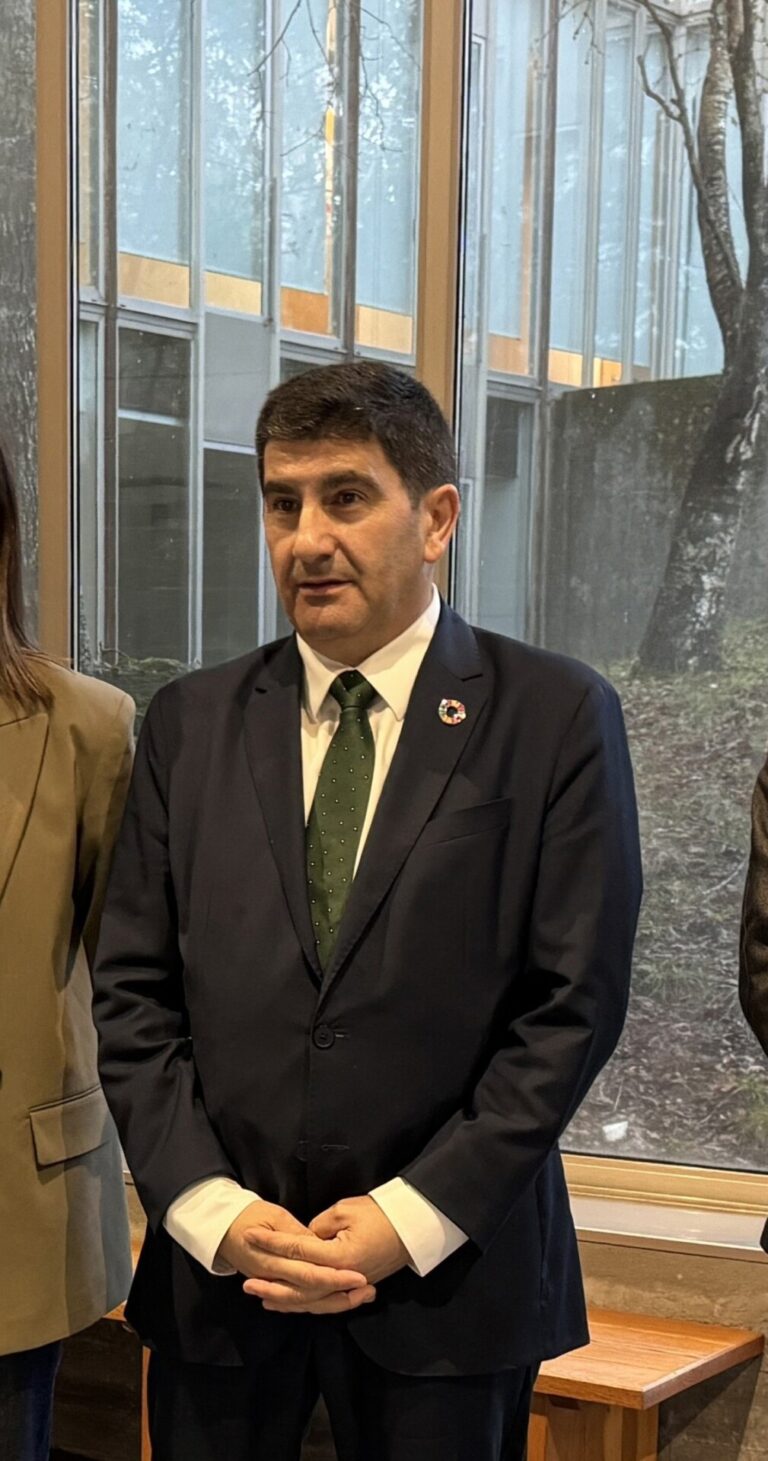 El delegado del Gobierno en Galicia anula agenda y traslada su solidaridad por el accidente ferroviario en Adamuz