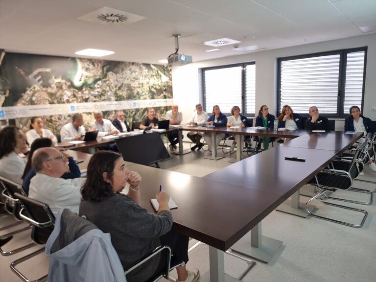 La gerencia del área sanitaria A Coruña y Cee presenta a servicios y unidades asistenciales el proyecto del ‘Novo Chuac’