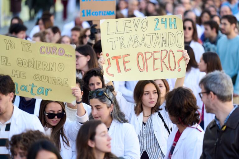 Sindicatos médicos convocan una semana de huelga al mes a partir del 16 de febrero para reclamar un Estatuto propio