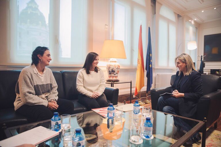 CIG-Ensino traslada a la ministra de Educación «demandas urgentes» para que se cumpla la «legislatura del profesorado»