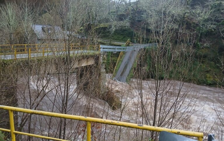 Cae un puente en Navia de Suarna (Lugo) y varias carreteras provinciales se encuentran cortadas