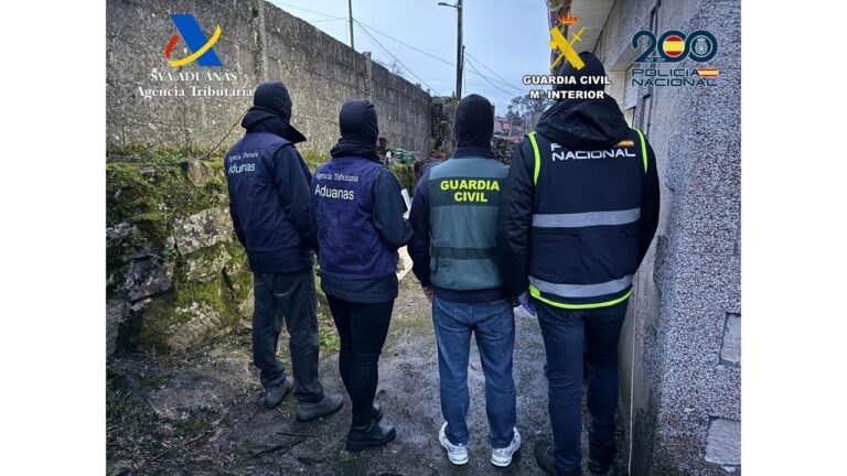 Desarticulada una «sólida» estructura criminal de A Coruña y Pontevedra que vendía droga en una tienda de ropa