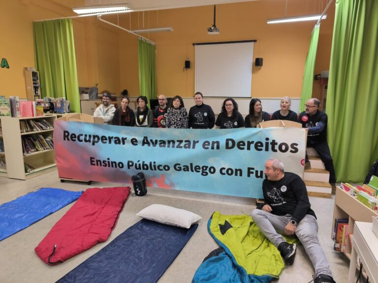 Docentes gallegos se encierran en centros educativos para visibilizar su «saturación» y demandar mejoras en el sistema