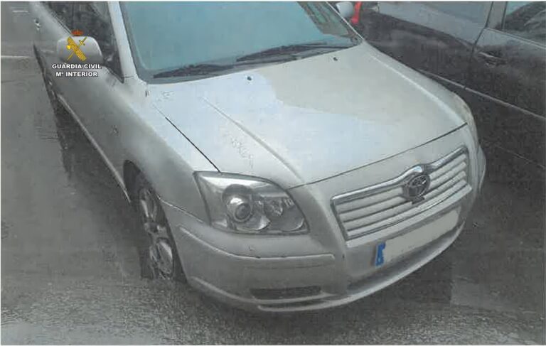 Prohibición de ir a Carballo para el detenido por pinchar ruedas de 13 coches y saltarse el alejamiento de su expareja