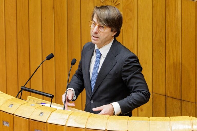 Pleno.- Facenda echa de menos en el PSdeG «los arrestos de sus compañeros» de Asturias con la financiación