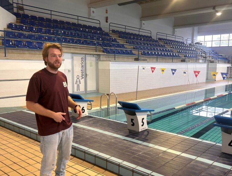 Redistribuyen a la piscina de Frigsa a más de cien nadadores del Fluvial de Lugo ante la inundación de sus instalaciones