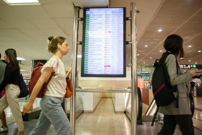 Temporal.- El temporal obliga a suspender varios servicios ferroviarios en Galicia y Renfe prepara alternativas