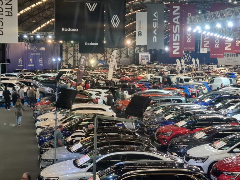 La actividad económica gallega contuvo su crecimiento a finales de 2025 tras un verano «muy favorable»