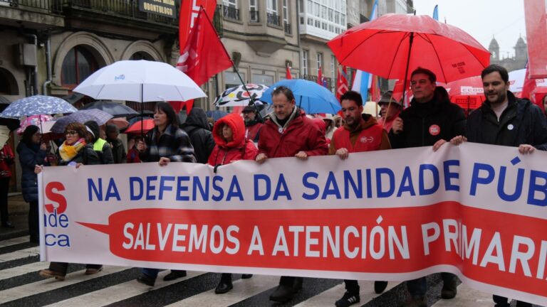 BNG, PSdeG y Sumar cargan la «privatización» de la sanidad del PP desde la manifestación de este domingo