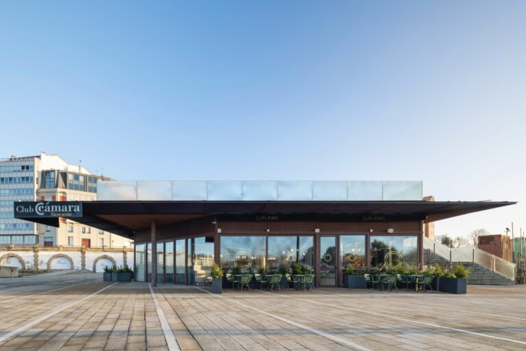 El Puerto de A Coruña aprueba la concesión a la Cámara de Comercio de los locales anexos al Club Noroeste, en O Parrote