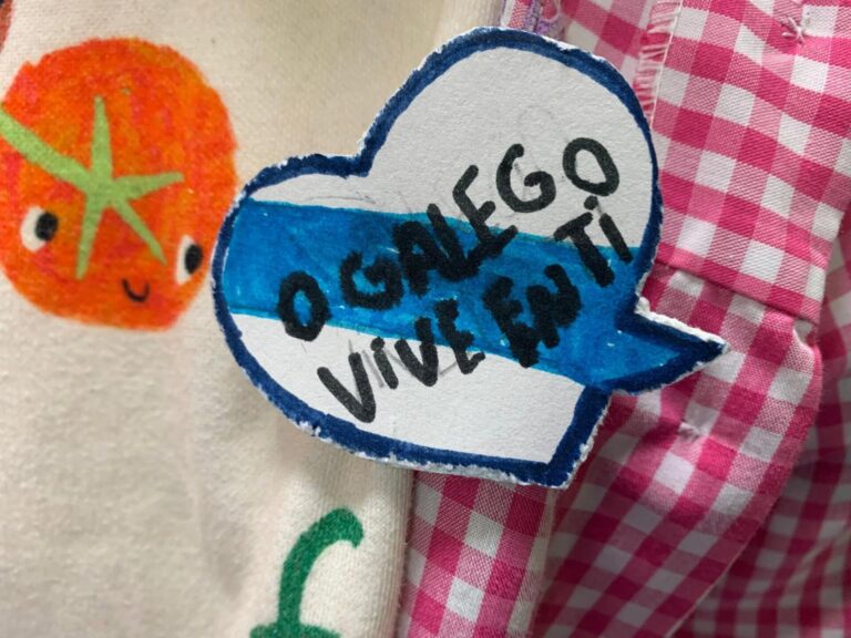 La RAG y el Ayuntamiento de Ames promueven una campaña para fomentar el uso del gallego en centros educativos y familias