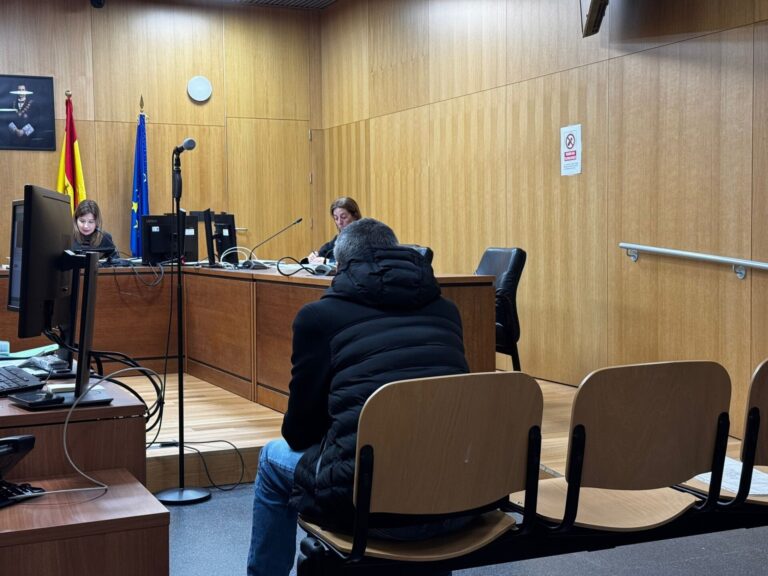 Un extoxicómano que ofrece ahora apoyo a adictos en rehabilitación acepta un año de cárcel por un delito de robo