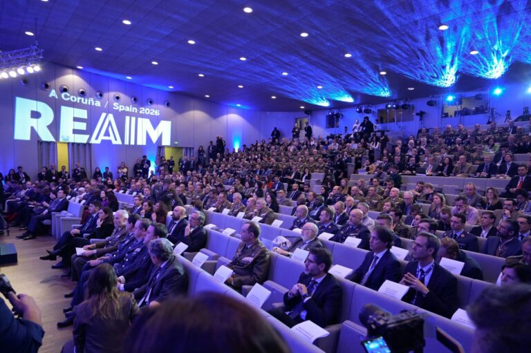 Temporal.- Cancelan la presencia de los ministros Albares y Óscar López en una cumbre militar por problemas con el vuelo