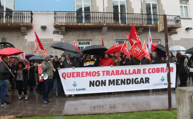 Personal de Industrias Losán se moviliza en A Coruña para exigir el cobro de sus salarios y un plan de viabilidad