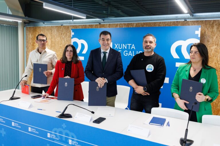 La Xunta acuerda con CC.OO, UGT, ANPE y CSIF la reducción del horario lectivo del profesorado de Secundaria