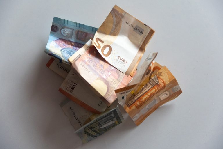 La creación de empresas cae un 2,8% en 2025 en Galicia, hasta 4.674, frente al incremento de la media