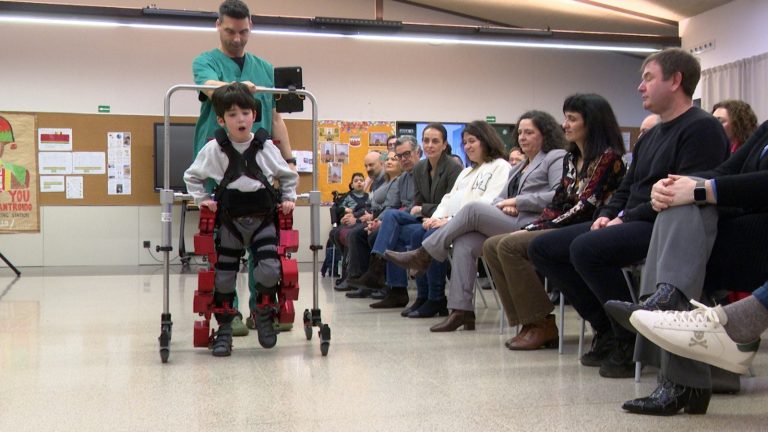 Digital.- Aspace Coruña incorpora el exoesqueleto pediátrico ATLAS 2030 a su servicio de rehabilitación