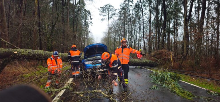 Temporal.- La borrasca Nils deja más de 300 incidencias en Galicia, un centenar de ellas en carreteras
