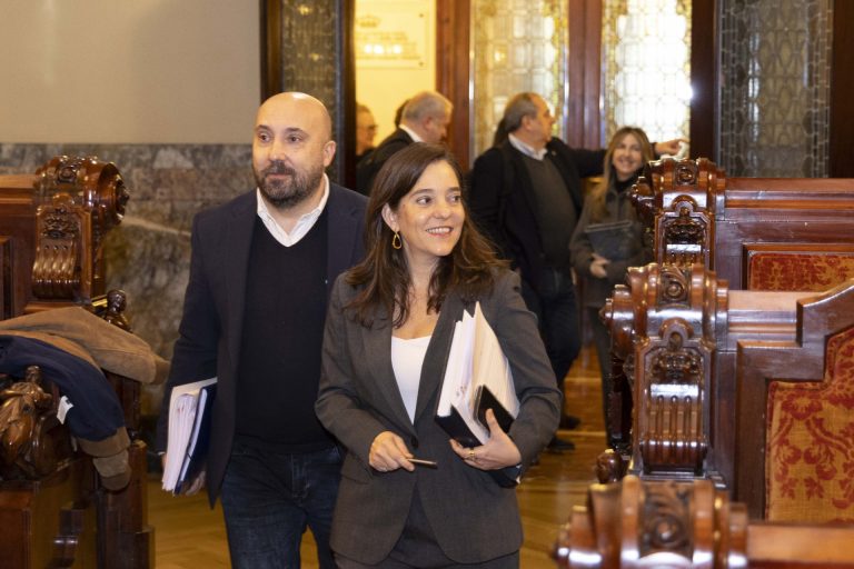 El pleno de A Coruña aprueba la nueva ordenanza de terrazas en espacios públicos