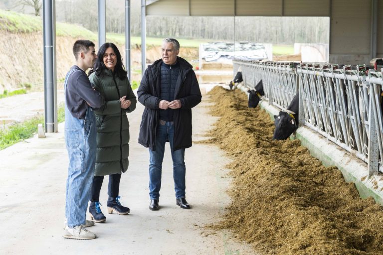 El PPdeG critica «la traición a Galicia» del BNG en Europa con su «desprotección» de los ganaderos